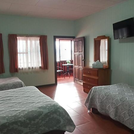 Hotel Las Brumas Cartago Zewnętrze zdjęcie