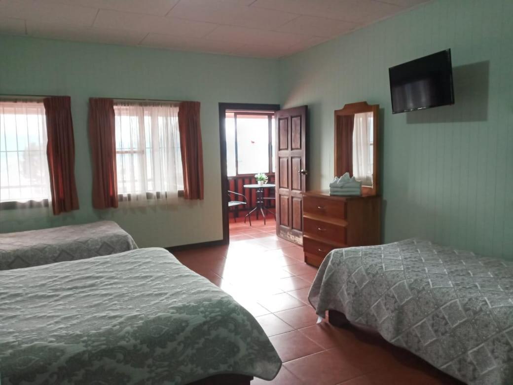 Hotel Las Brumas Cartago Zewnętrze zdjęcie