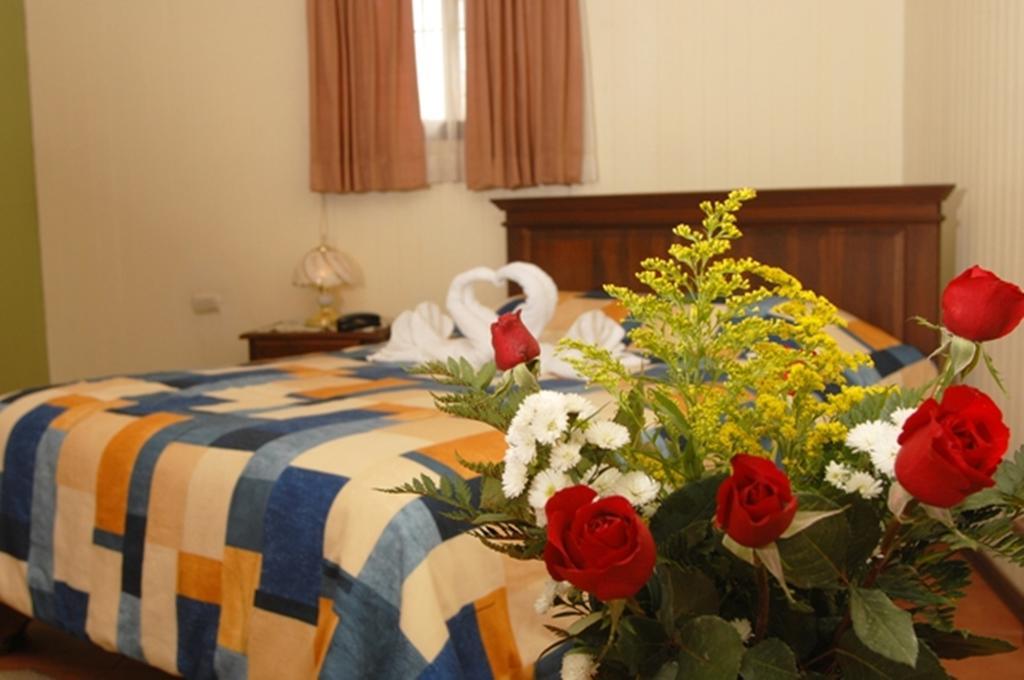 Hotel Las Brumas Cartago Pokój zdjęcie