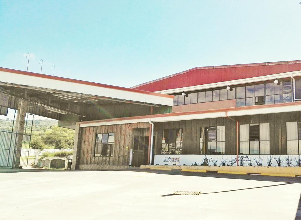 Hotel Las Brumas Cartago Zewnętrze zdjęcie