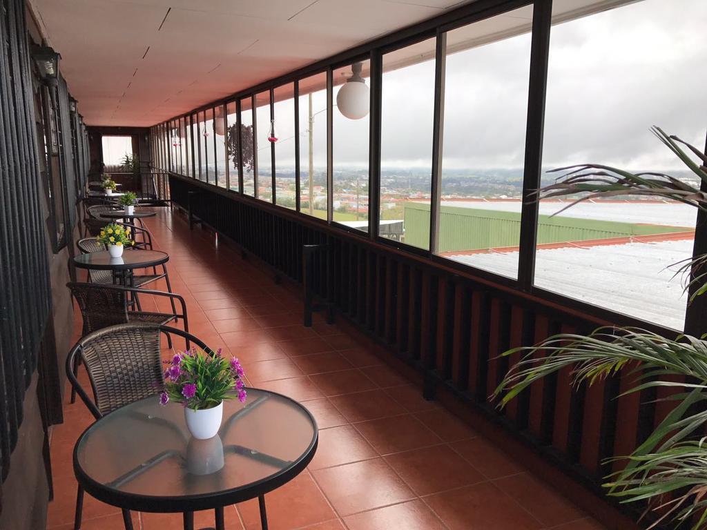 Hotel Las Brumas Cartago Zewnętrze zdjęcie