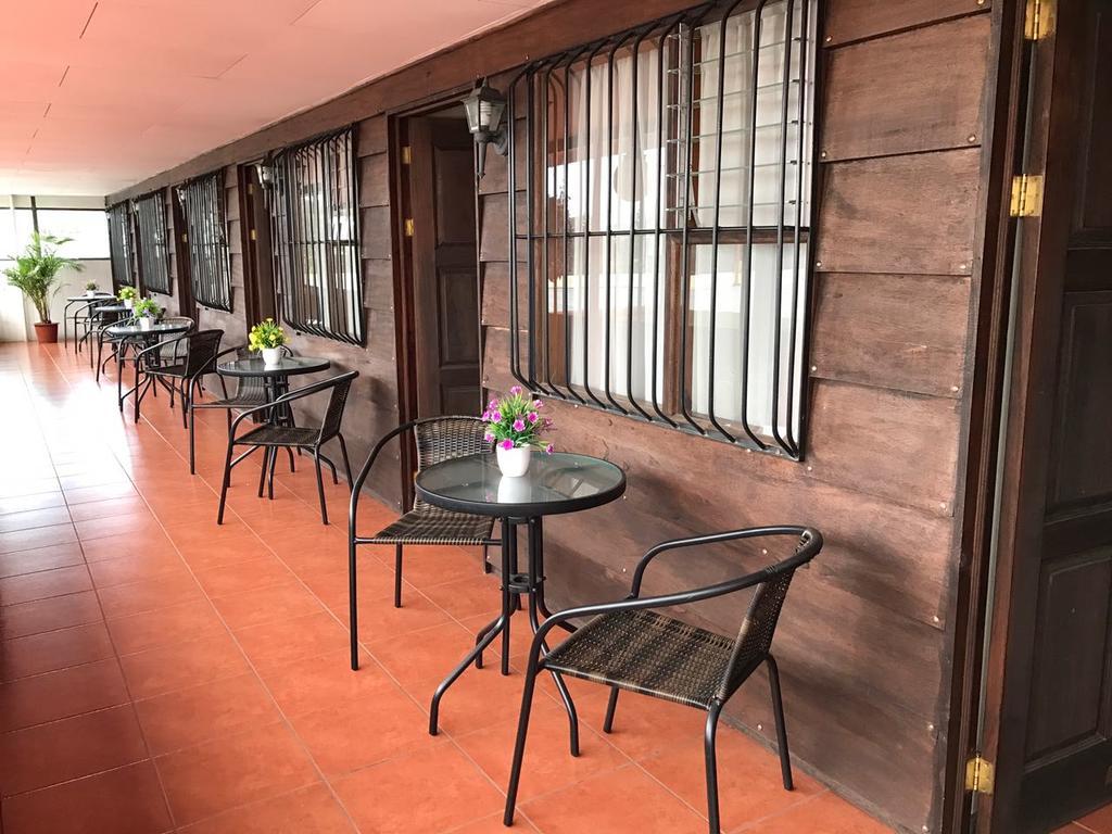 Hotel Las Brumas Cartago Zewnętrze zdjęcie