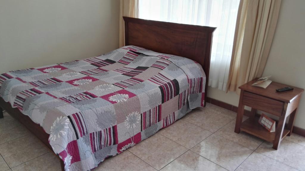 Hotel Las Brumas Cartago Zewnętrze zdjęcie