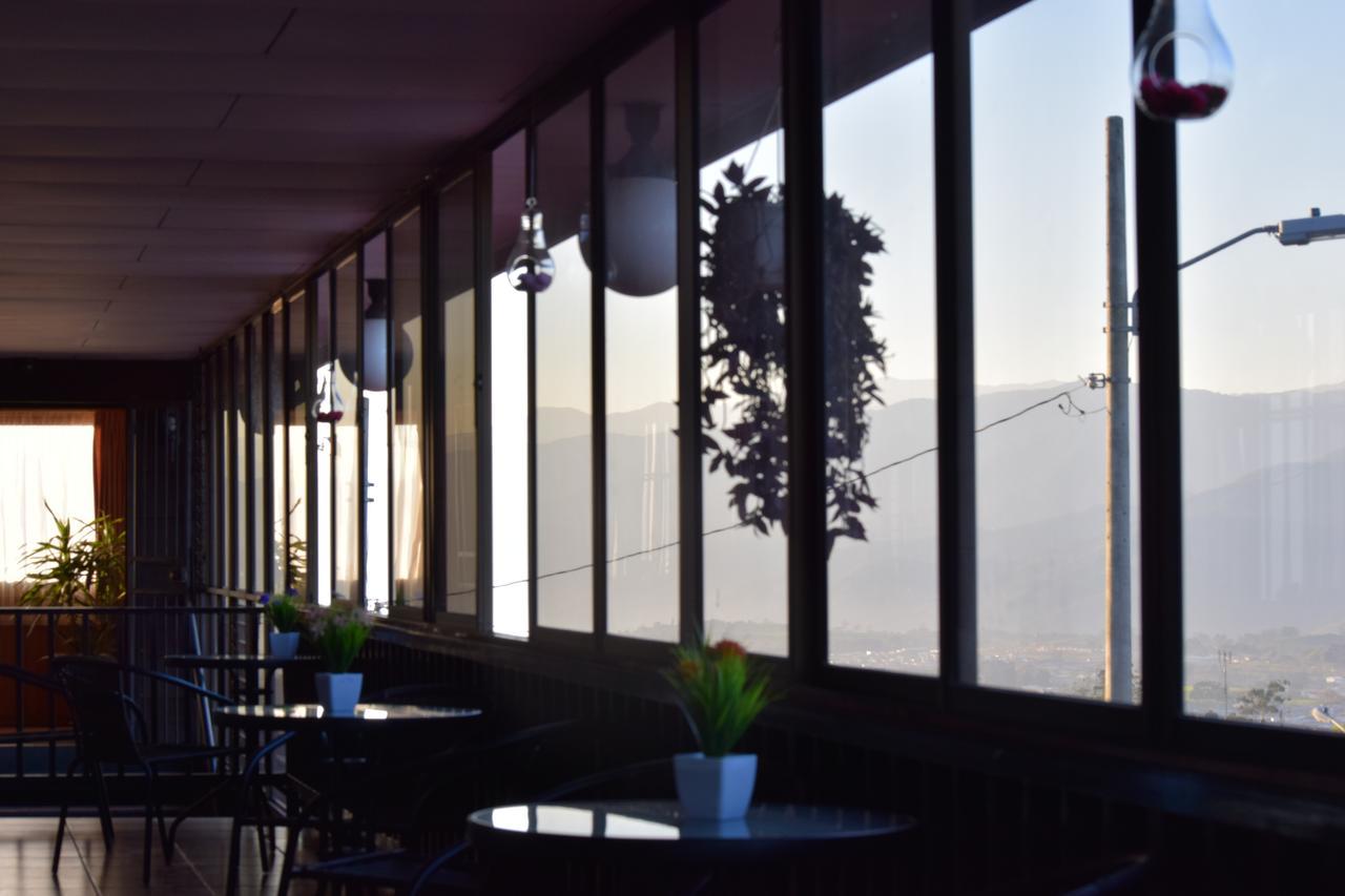Hotel Las Brumas Cartago Zewnętrze zdjęcie